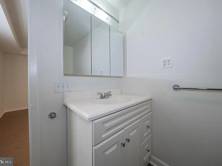 1640 Oakwood Dr #W-216 — Photo 26