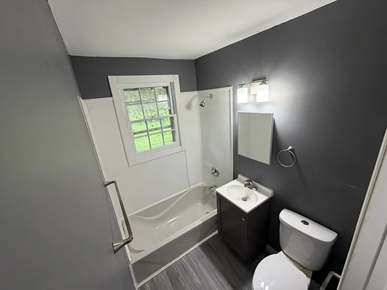 35 Osage Ave — Photo 7
