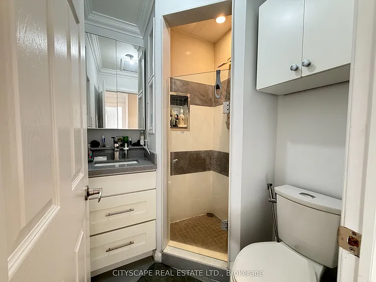 135 Bonham Blvd #UPPER — Photo 24