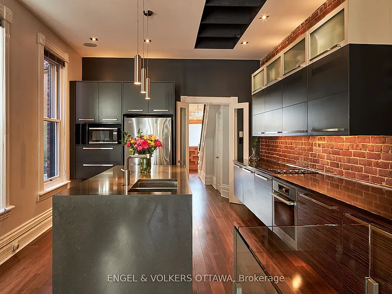 103 James St — Photo 6