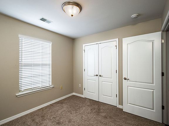 5th image of 2913 Vinyards Pkwy #3