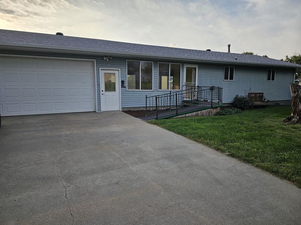 203 N Phillips Ave - Property Image