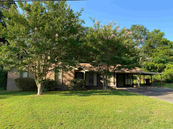 129 Briarwood Cir, Macon, GA 31211