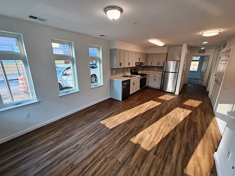 Clinton Lofts — Photo 12