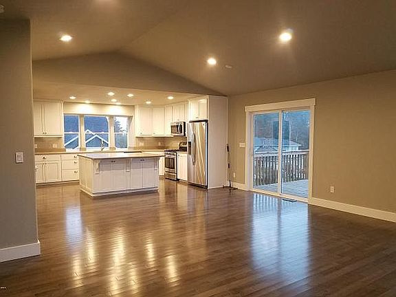 2nd image of 4125 SE Lee Ave