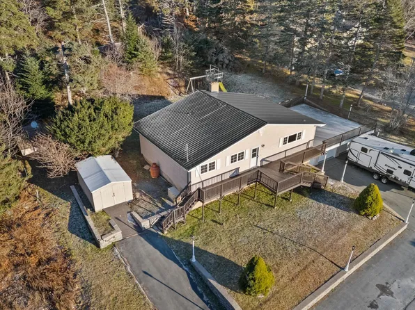 44 Lahey Dr, Halifax, NS B2Z 1R2