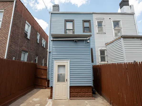 9728 Flatlands Avenue image 6 of 40