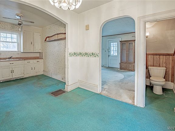 4th image of 62 Beattie Ave