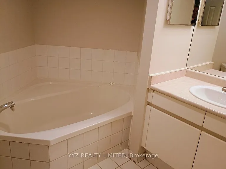 1 Clark Ave W #712 — Photo 6