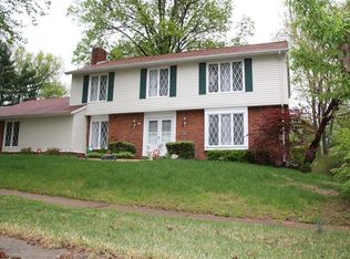 11728 Summerhaven Dr, Saint Louis, MO 63146