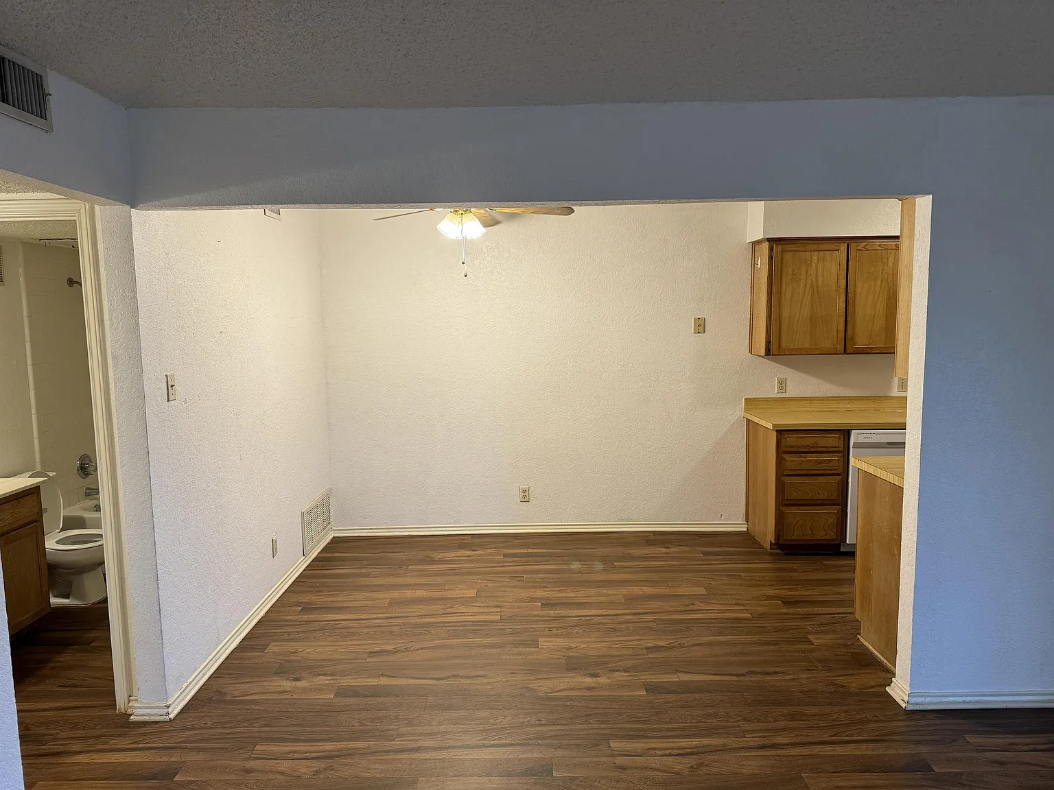 824-826 White Rock Street - 826 — Photo 4