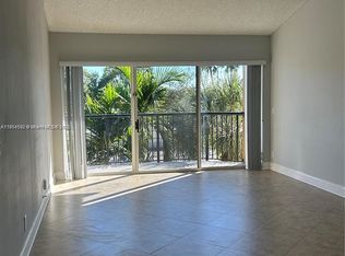 8821 Wiles Rd APT 305, Pompano Beach, FL 33067