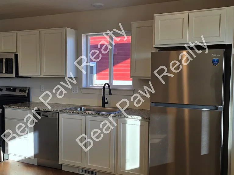 1026 Center Dr — Photo 28