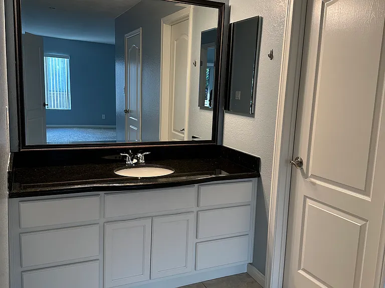 1345 Cabrillo Park Dr #P4 — Photo 4