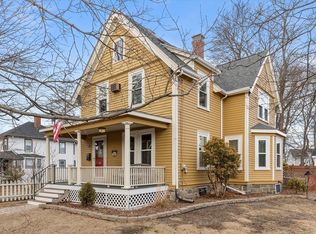 3 Grove St, Lynnfield, MA 01940