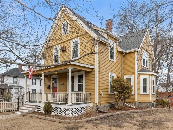 3 Grove St, Lynnfield, MA 01940