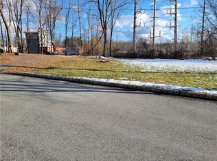 35 Westwood Dr, Walden, NY 12586