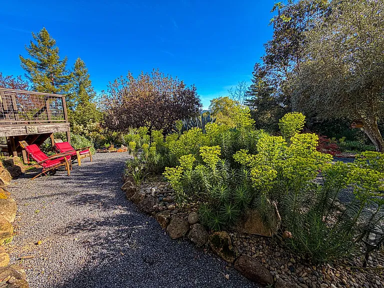 1560 Ronne Dr — Photo 42