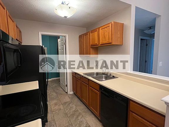 4th image of 159 Green River Dr APT 9