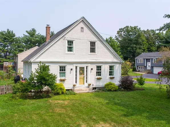 14 Cottage St APT A, Pepperell, MA 01463