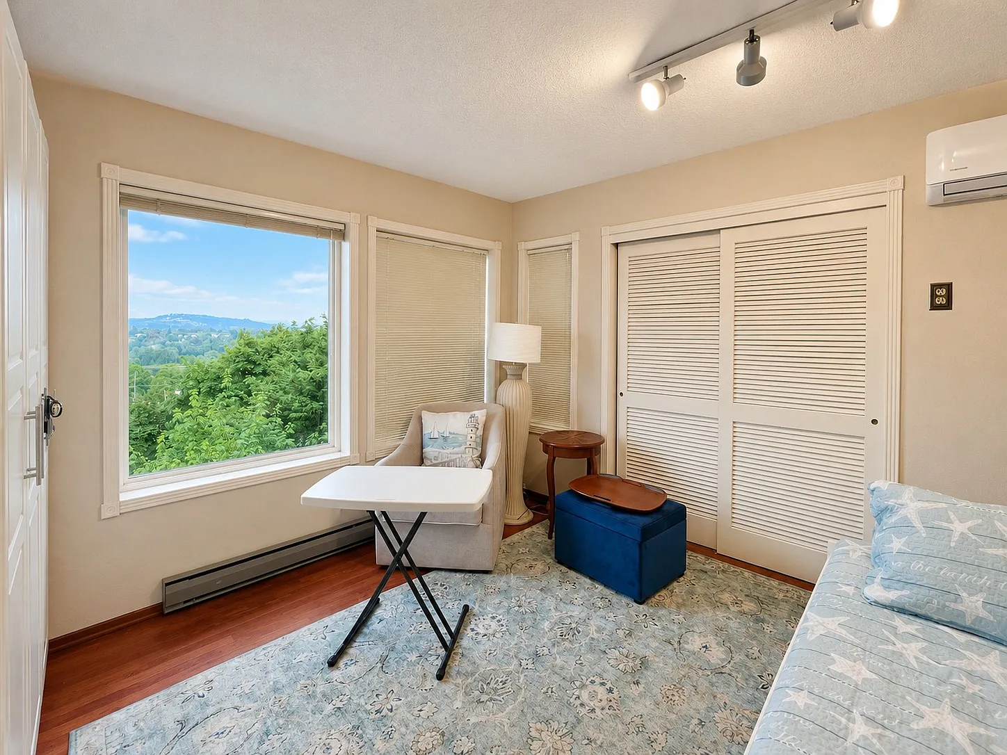 3 bed, 2000 sqft, $1,200 — Photo 4