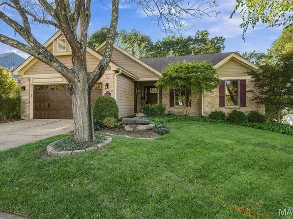 1118 Westrun Dr, Ballwin, MO 63021