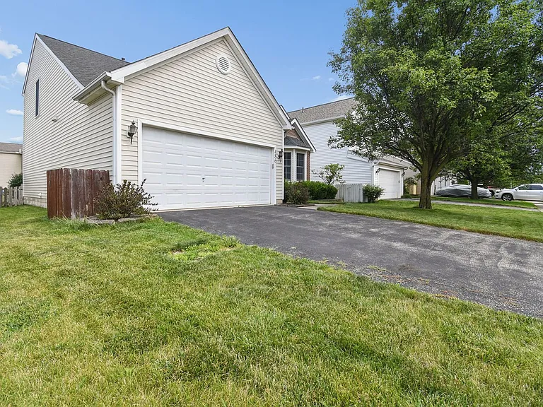 486 Ruffin Dr — Photo 2
