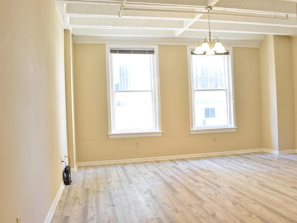 32 Peachtree St NW #403