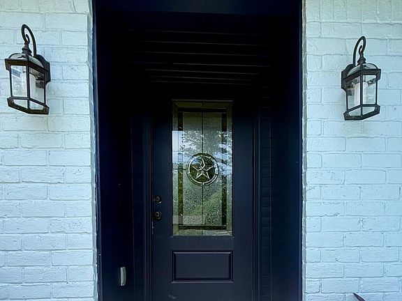 2nd image of 1005 Seminole Ln