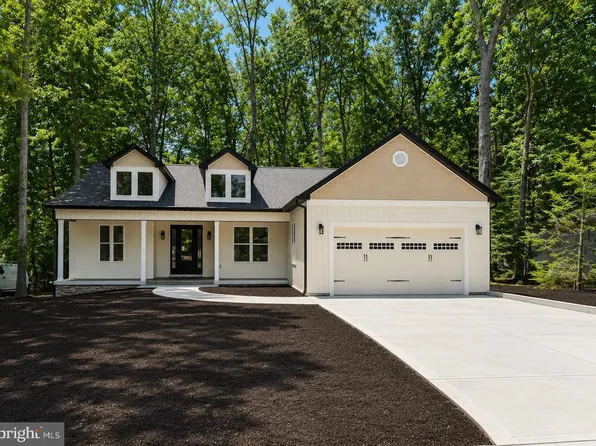 318 Fairway Dr, Locust Grove, VA 22508