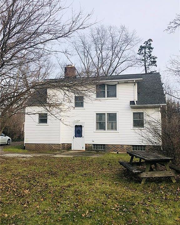 2nd image of 718 Prospect St