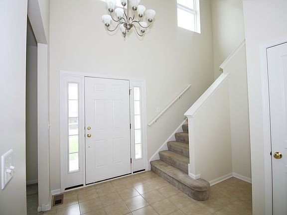 2nd image of 2913 Aberdeen Dr