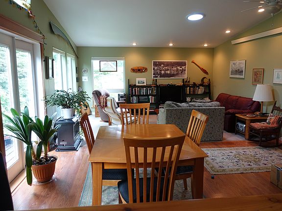 Down Unit Living and Dining