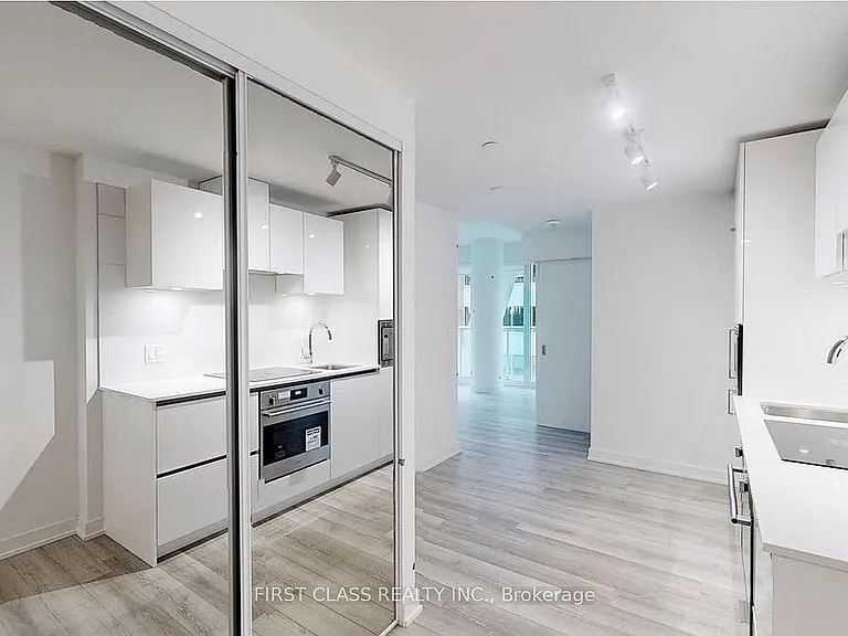 230 Simcoe St #2512 — Photo 19