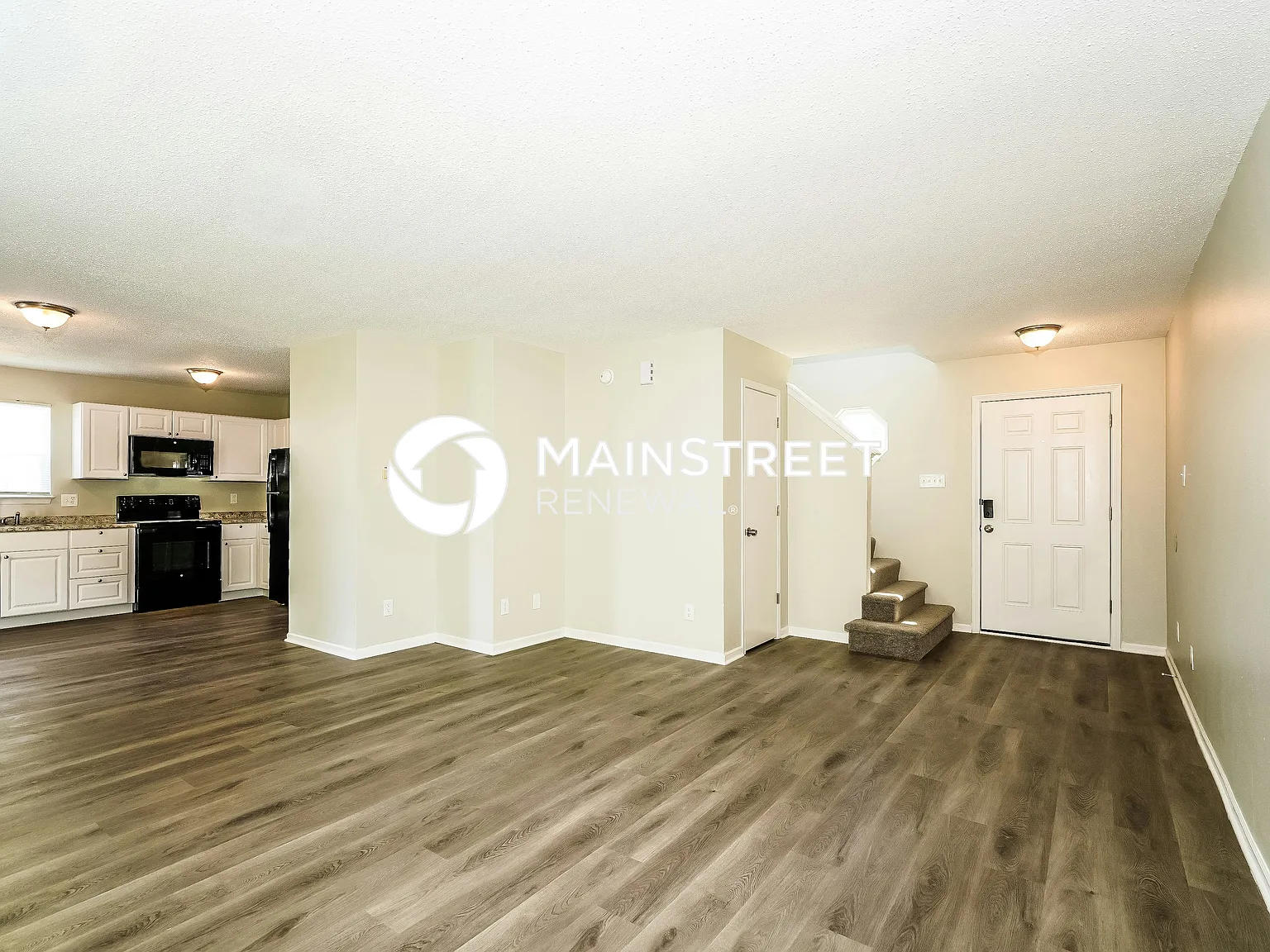 138 Frostwood Ln — Photo 4