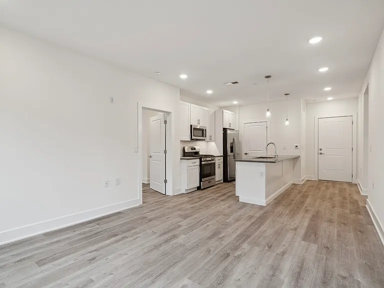 1148 N 2nd St #4I — Photo 7
