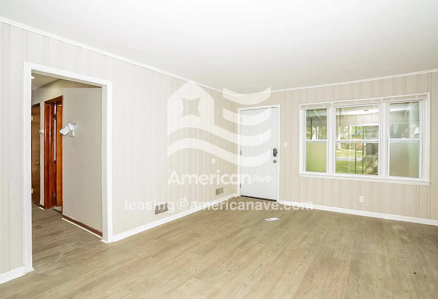 3 bed, 1.0 bath, 1164 sqft, $1,672 — Photo 4