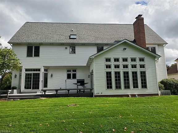 2nd image of 620 Clinton Ln