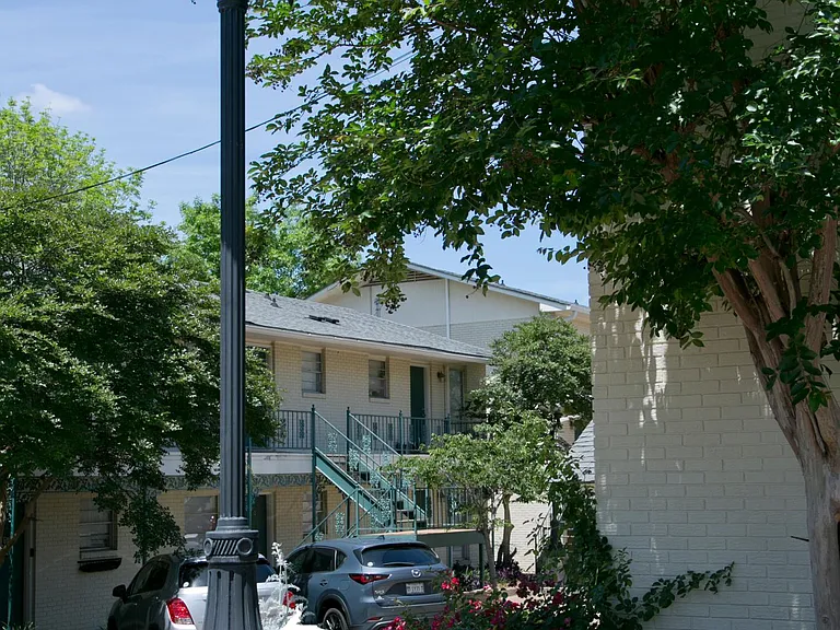 Belhaven Gardens — Photo 27