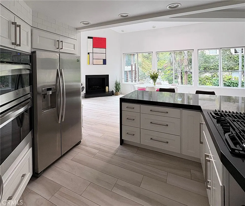 3 bed, 3.5 bath, 1829 sqft, $7,500 — Photo 3