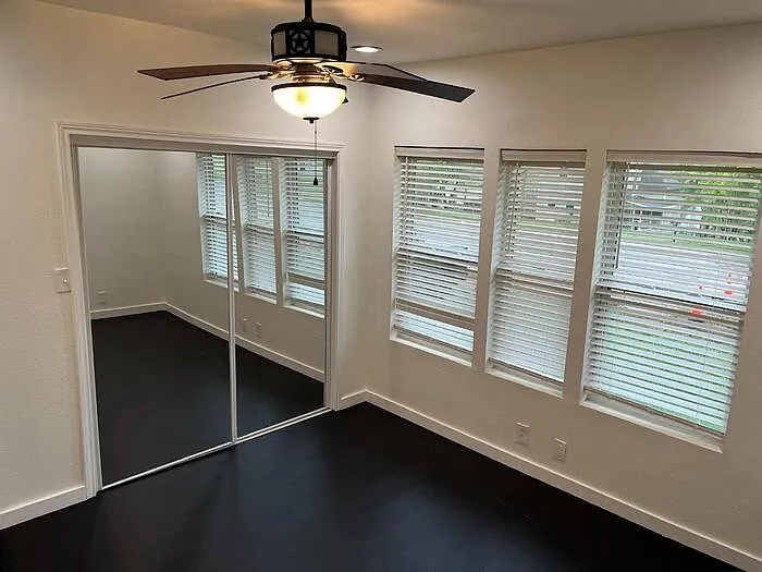 1515 W Woodard St — Photo 19