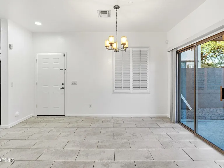 7527 S 13th Pl — Photo 6