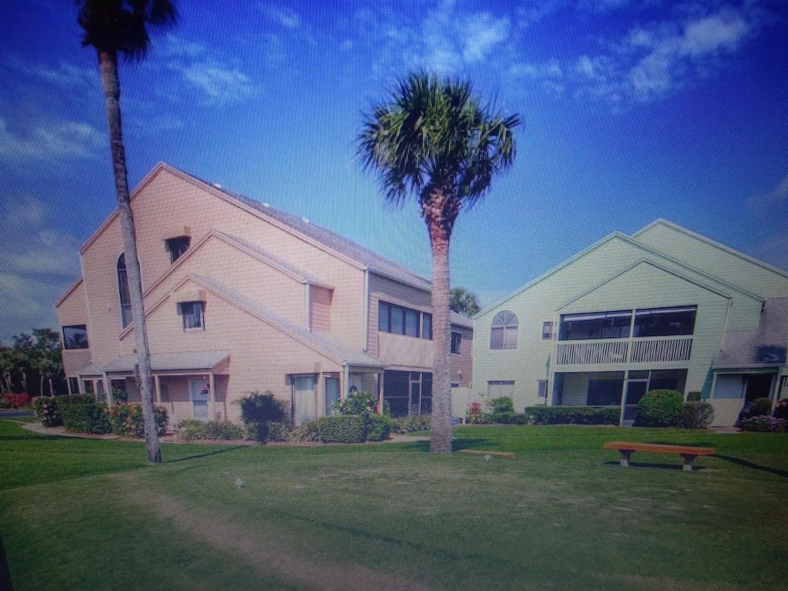 2 bed, 1.5 bath, 1200 sqft, $2,000 — Photo 2