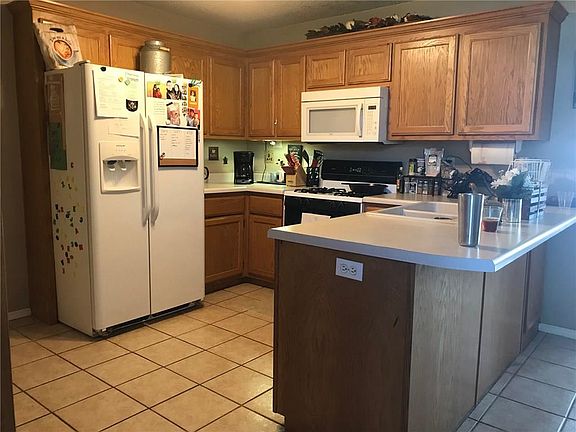 3rd image of 212 Westfield St