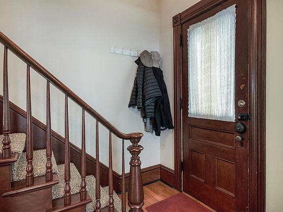 5th image of 602 E Ann St