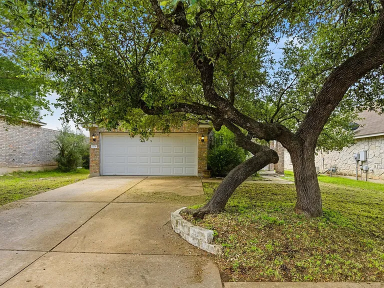 3774 Castle Rock Dr — Photo 2