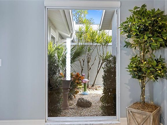 3rd image of 5534 Country Club Way