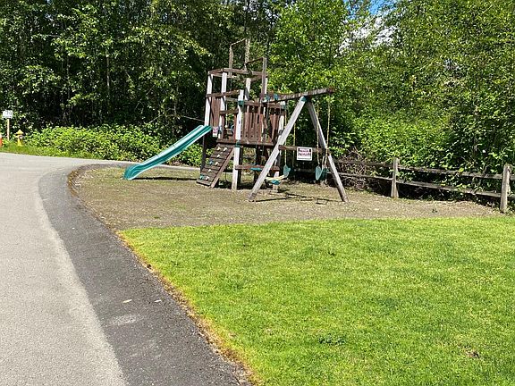 2nd image of 11610 176th Ave NE