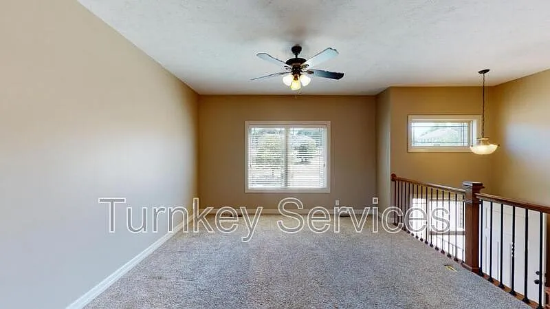 4 bed, 3.0 bath, 1900 sqft, $2,100 — Photo 4