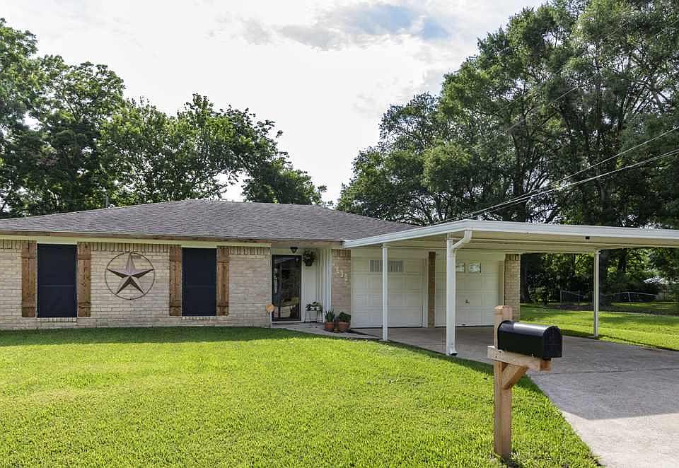 495 Adsit St Beaumont TX 77707 Zillow